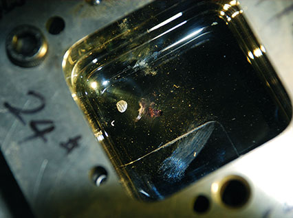 <a href='http://www.iqinshuo.cn/product/3.htm' class='text_a'>模具激光焊機(jī)</a>修復(fù)鏡面模具效果